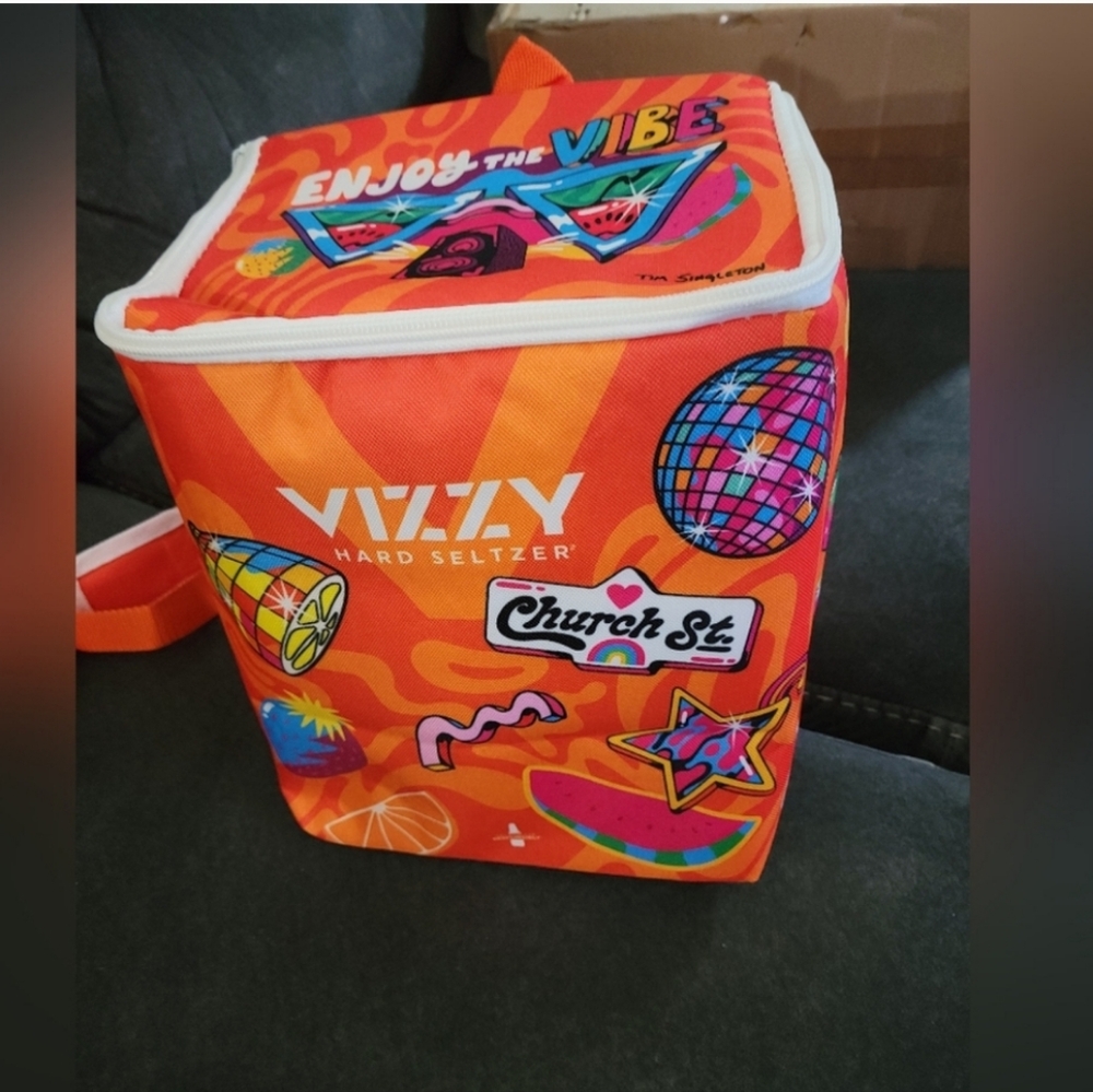 Vizzy Hard Seltzer Cooler Bag